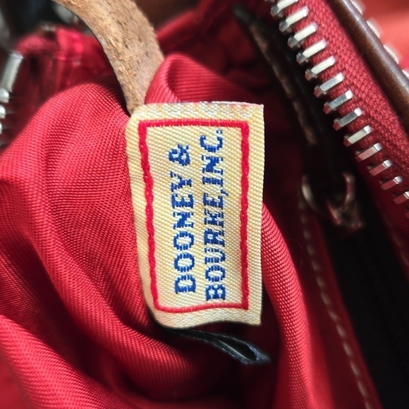 Dooney & Bourke Wayfarer red shoulder bag - Picture 14 of 14